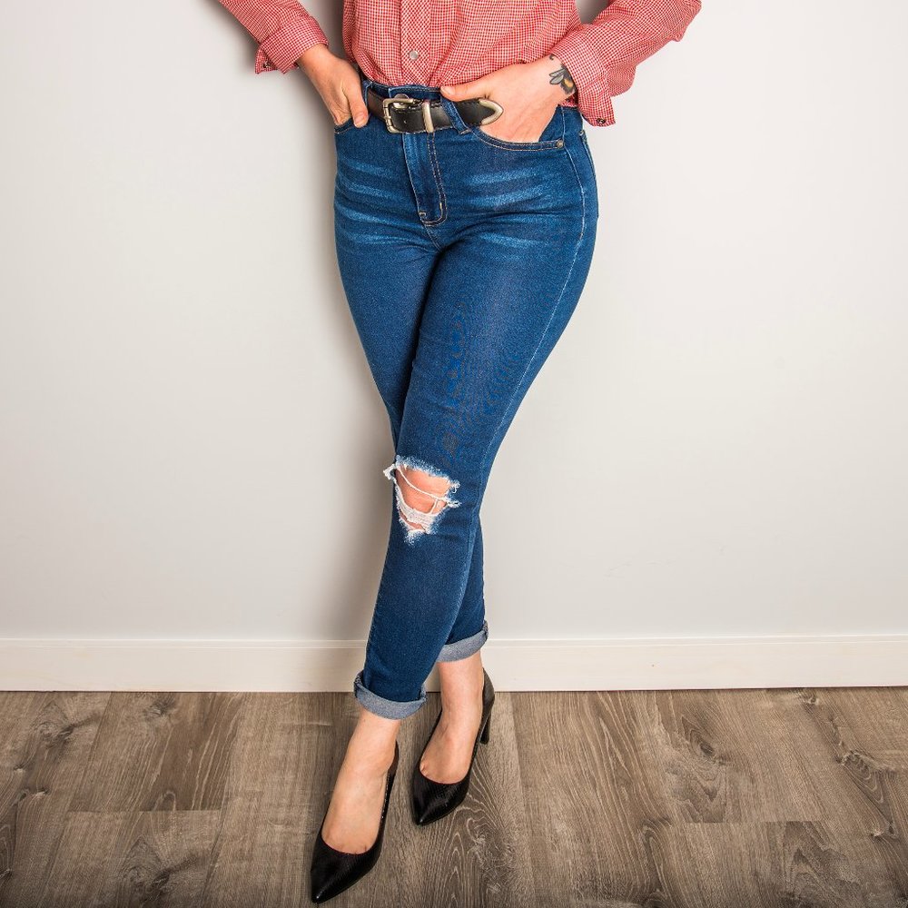 High Waisted Blue Jeans with Knee Rips